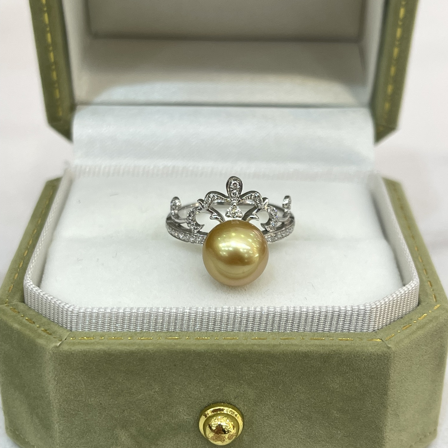 18K Gold Diamond Pearl Ring (Crown shape)