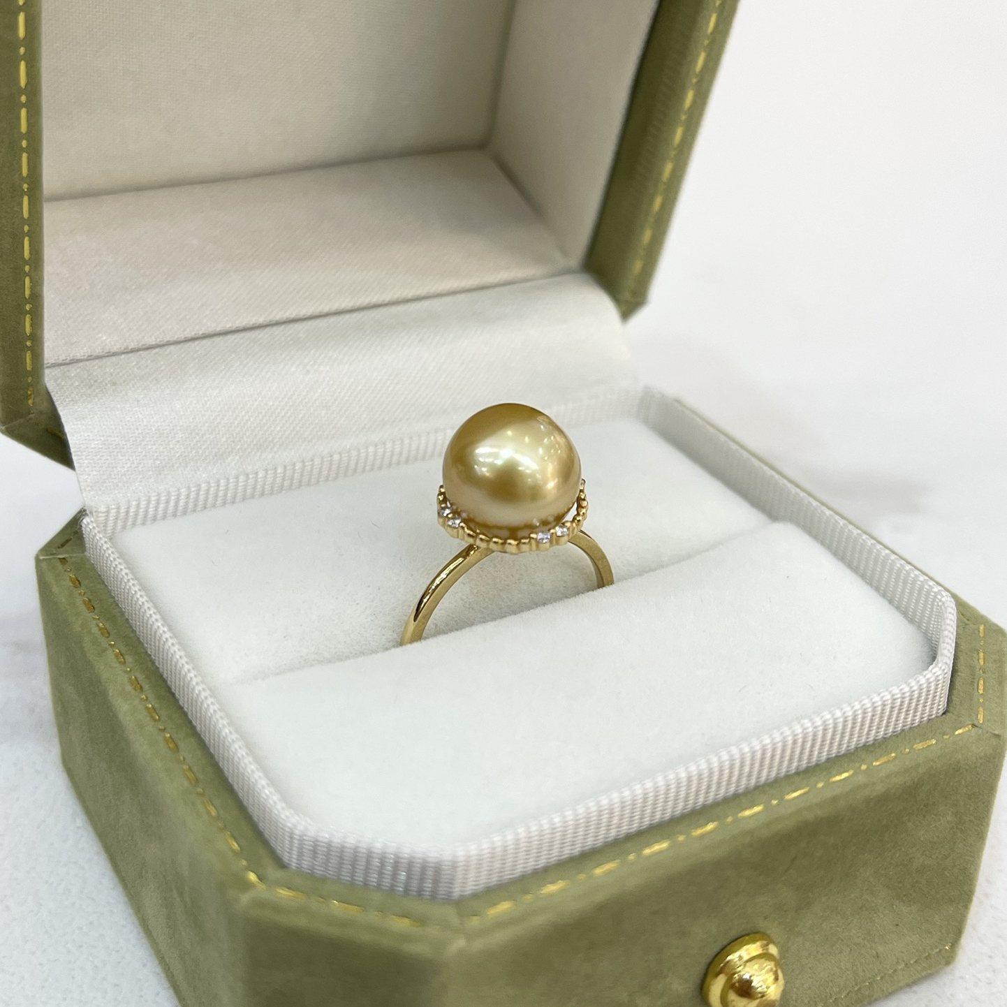18K Gold Diamond Pearl Ring