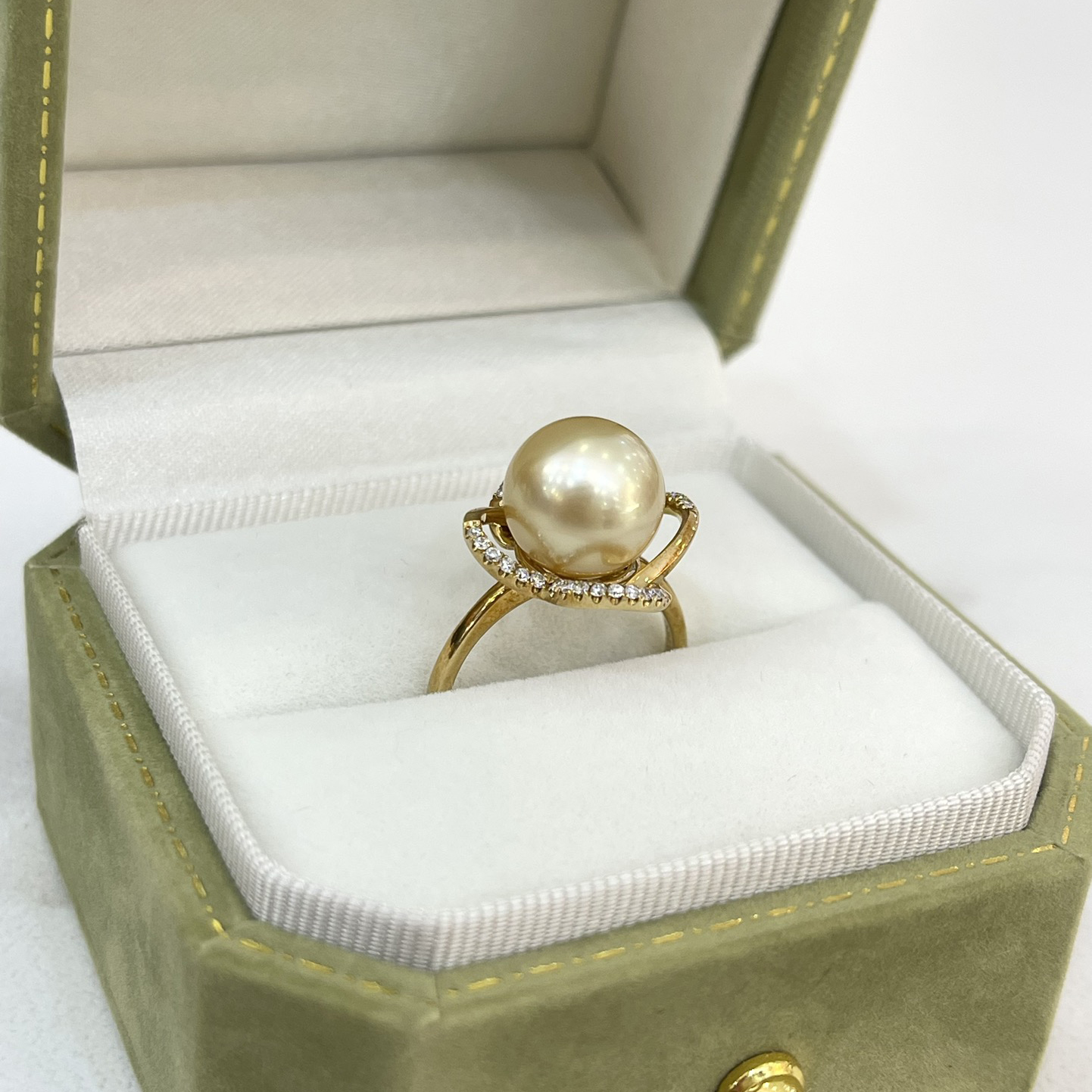18K Gold Diamond Southsea Golden Pearl Ring(Hollow Four-Petal Floral)