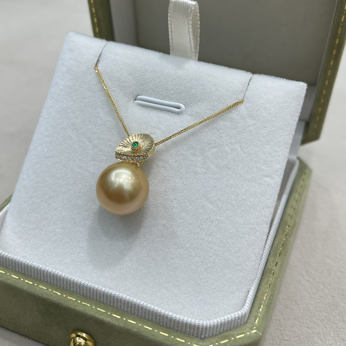 18K Gold Diamond Emerald Pearl Pendant