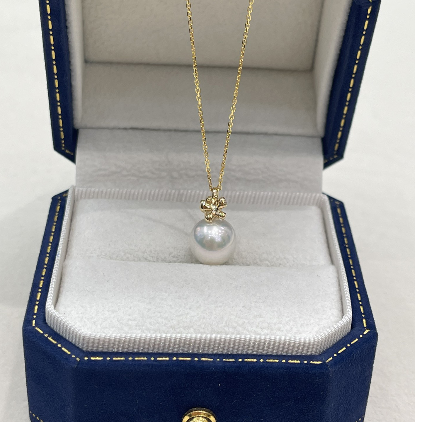 18K Gold Akoya Pearl Pendant