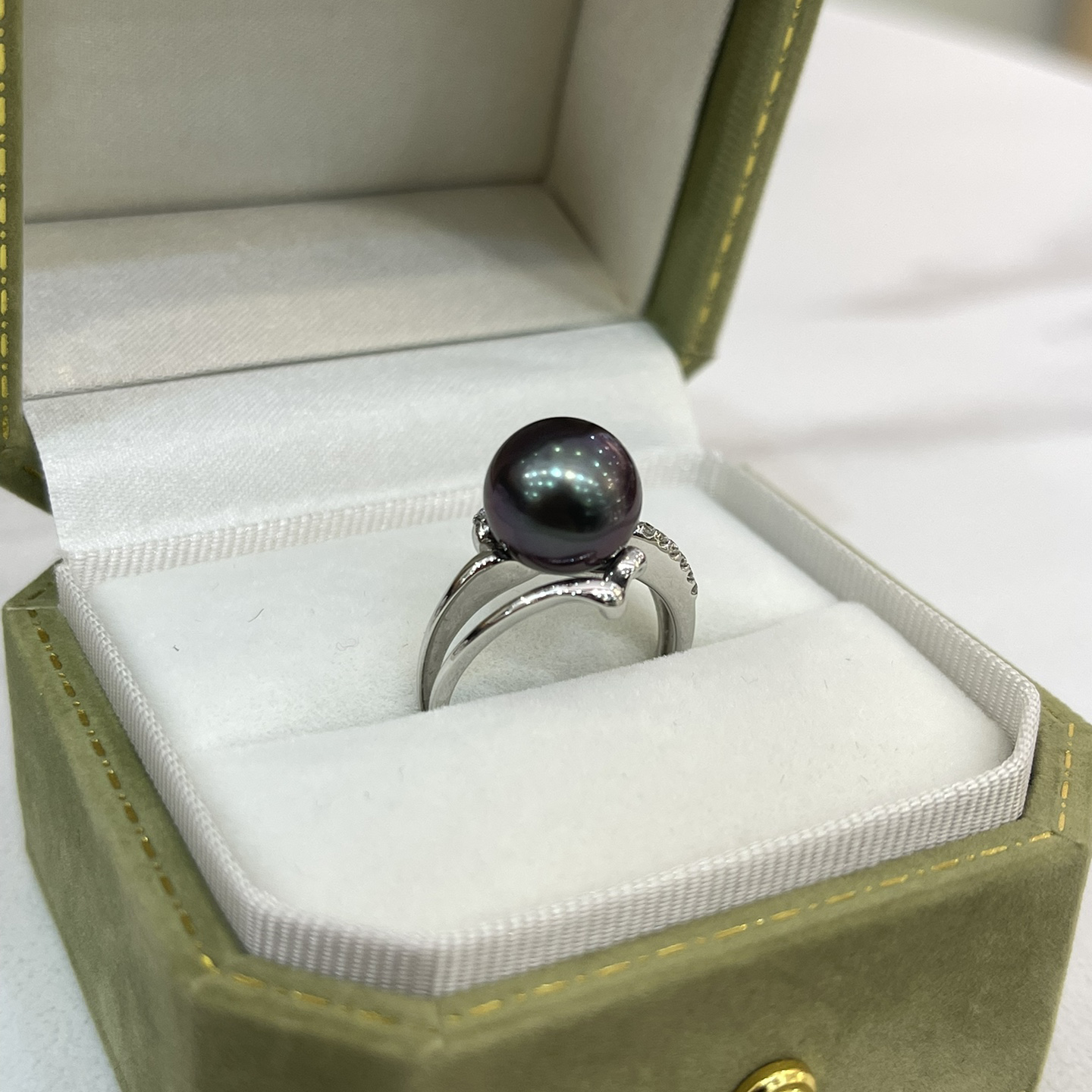 18K Gold Diamond Tahitian Pearl Ring