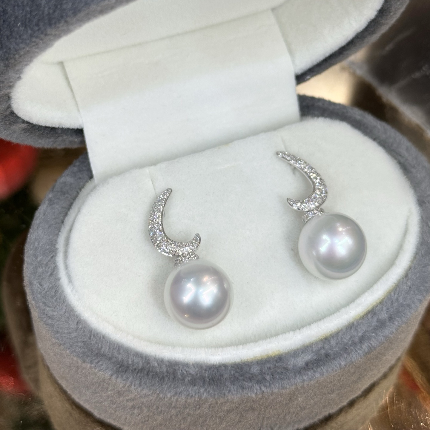 18K Gold Diamond Pearl Earrings