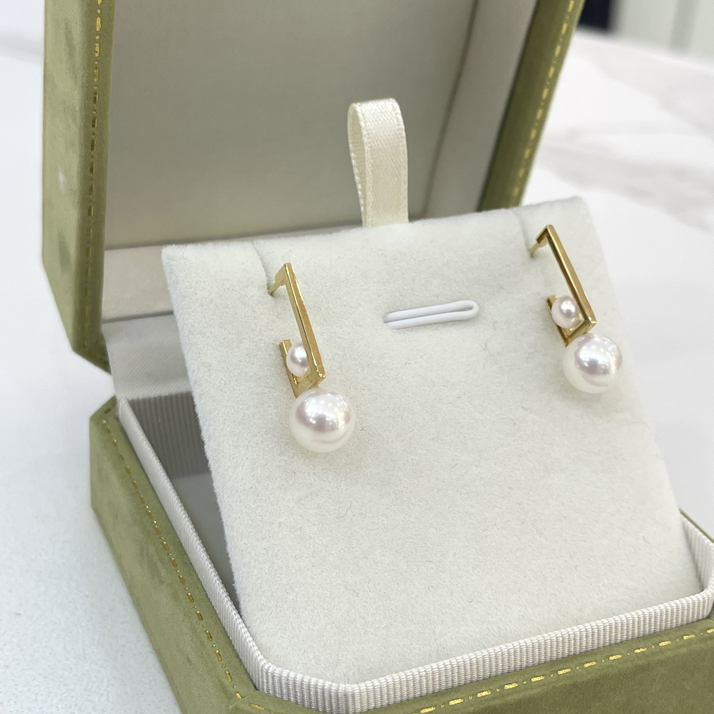 18K Gold Akoya Pearl Musical note Earrings