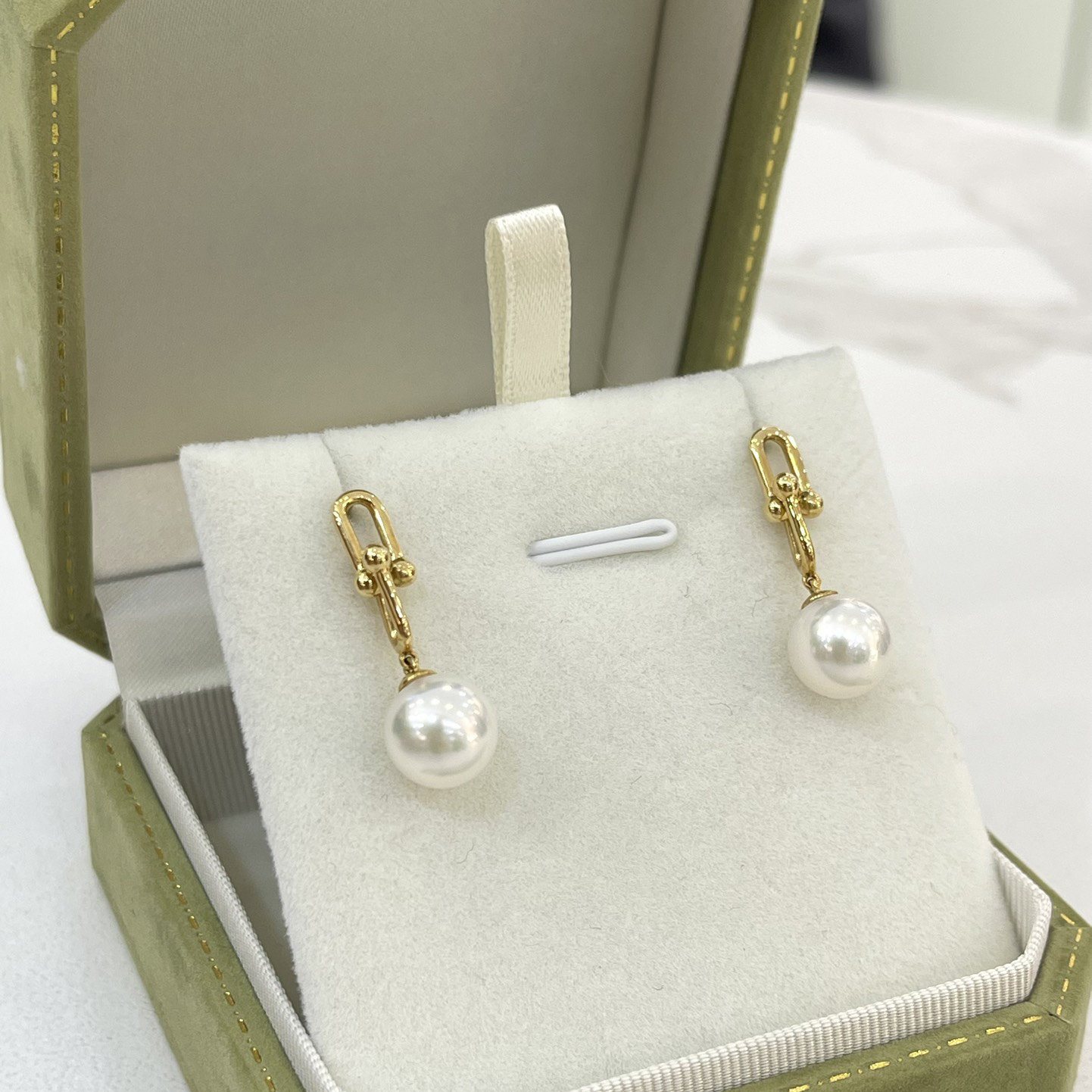 18K Gold Pearl Stud Earrings with Large Chain