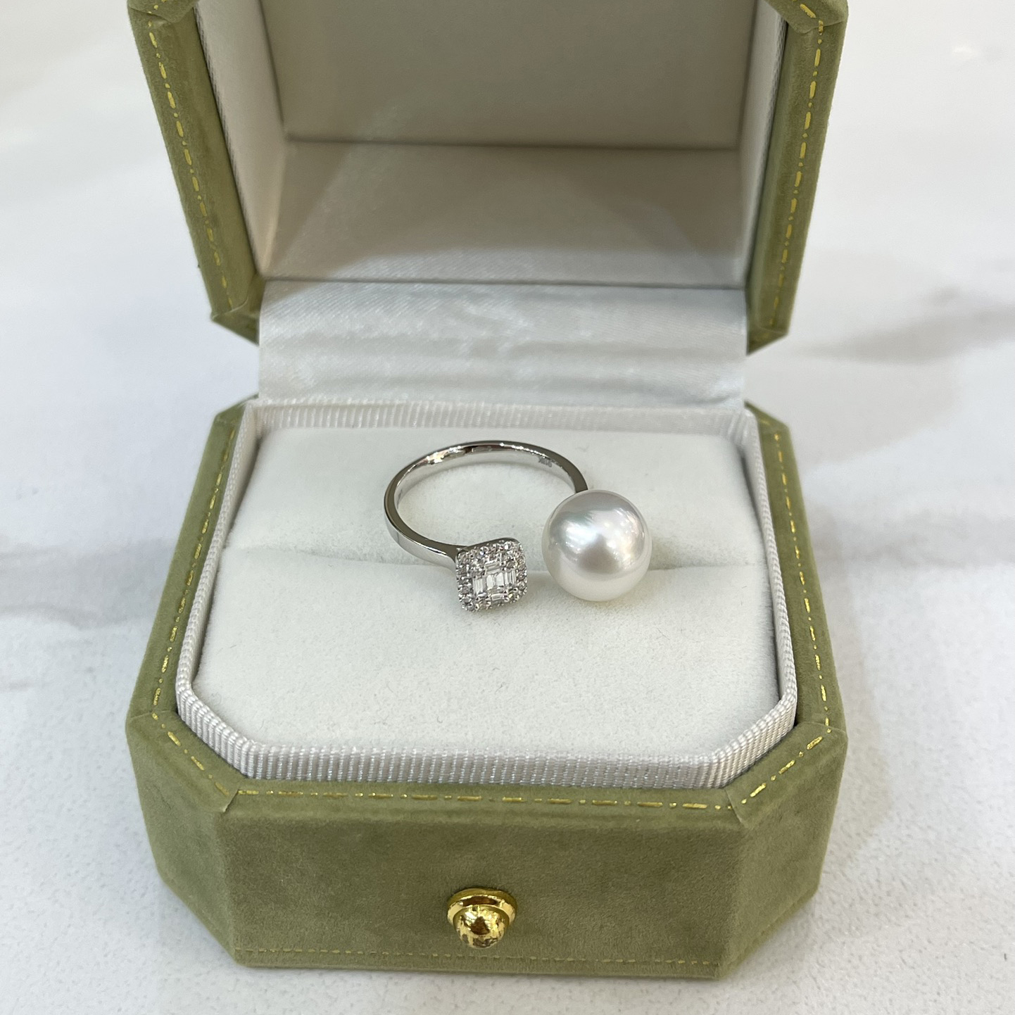18K Gold Australian Pearl Diamond Sugar Ring