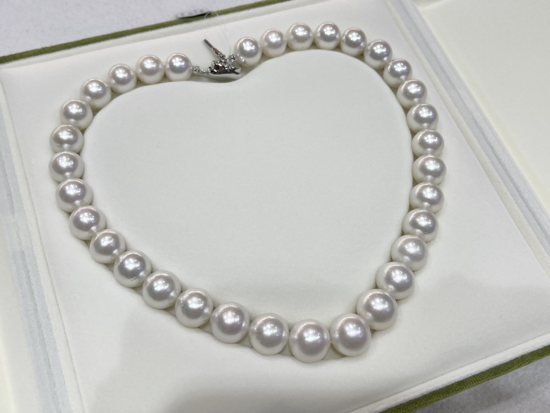 The Australian White Phoenix Necklace 12-14.7mm