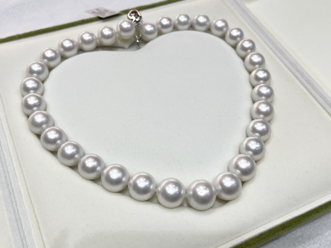 The Australian White Phoenix Necklace 12.9-14.9mm