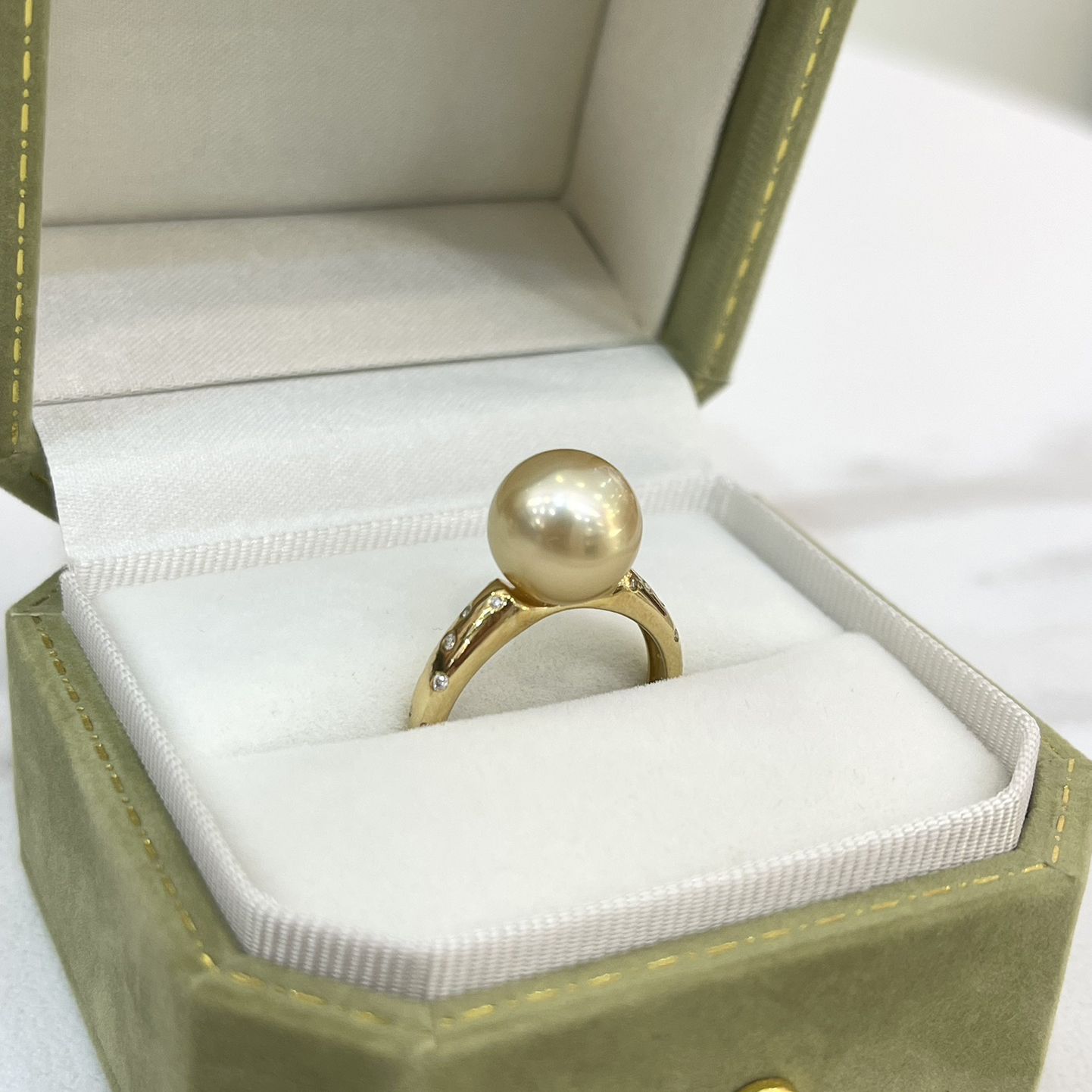 18K Gold Diamond Pearl Ring