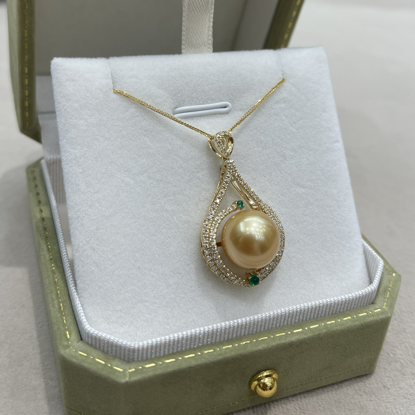 18K Gold Diamond Emerald Pearl Pendant