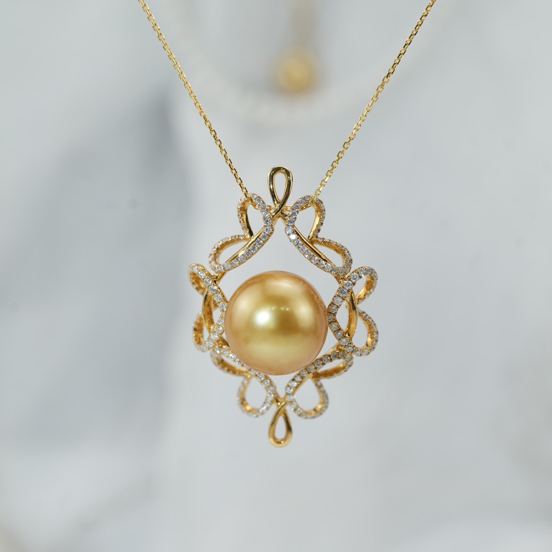 18K gold-set South Sea golden pearl pendant