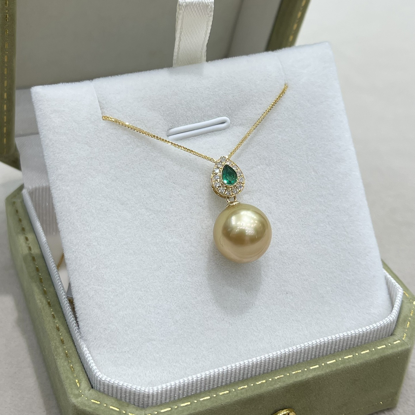 18K Gold Emerald Diamond Pearl Pendant