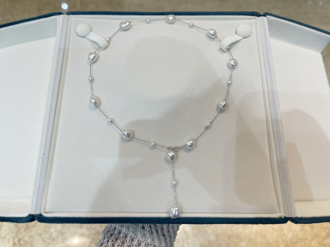 A multi-wear Australian white Keshi star necklace