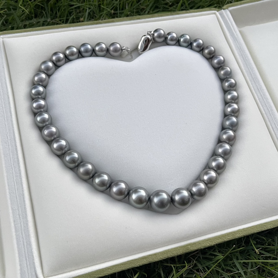 Tahitian Grey Bead Necklace