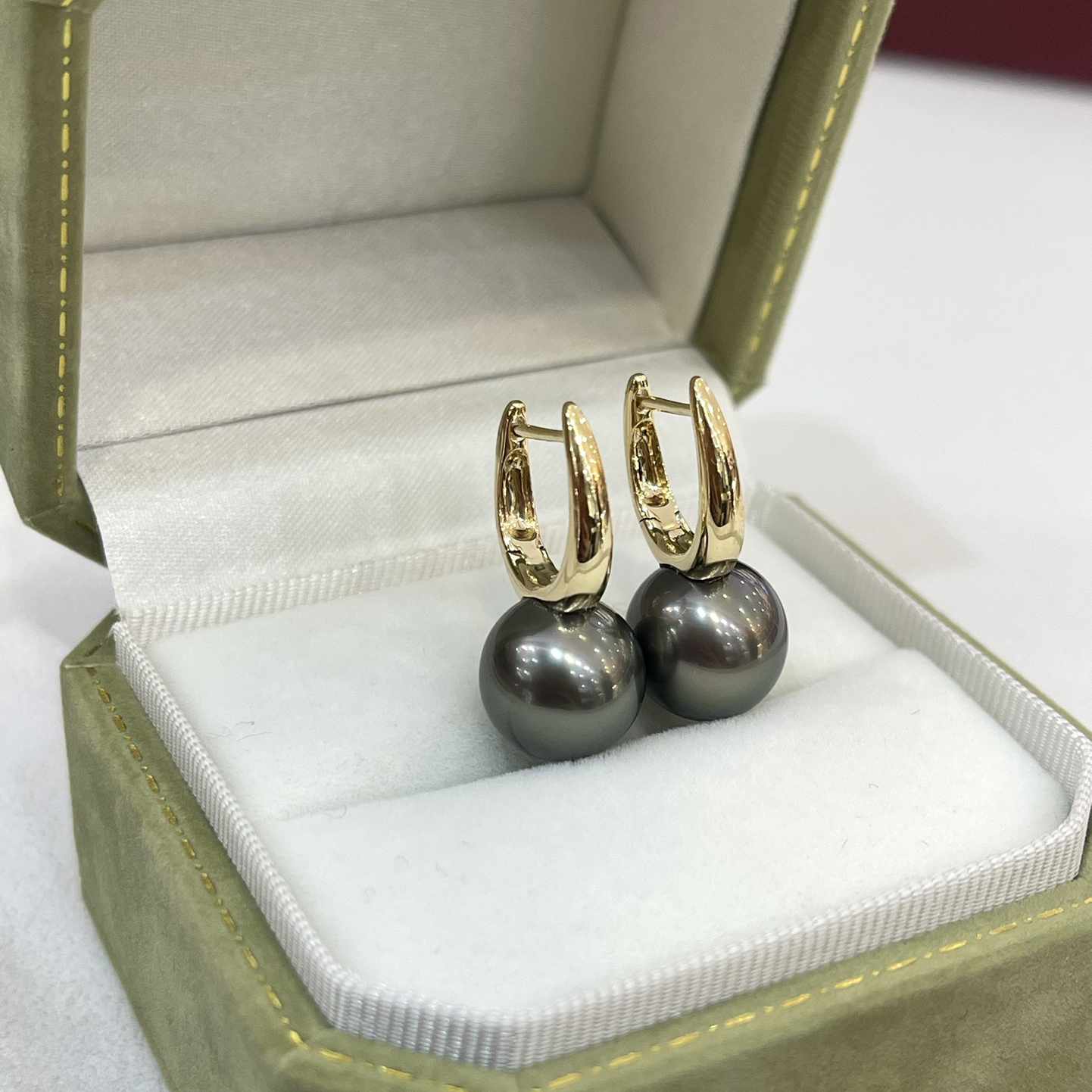 18K Gold Tahitian Plain Bucket Earring