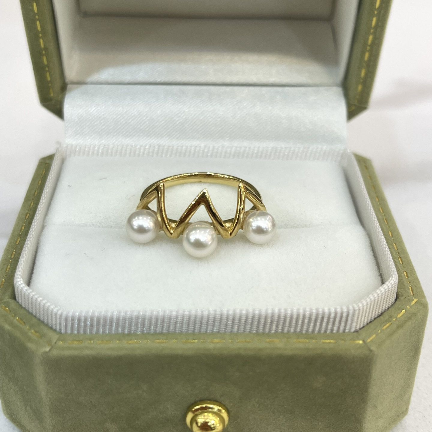 18K Gold Pearl Ring