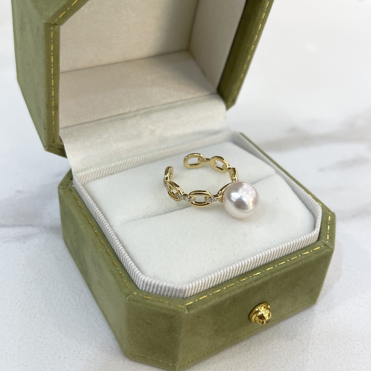 18K gold diamond pearl ring