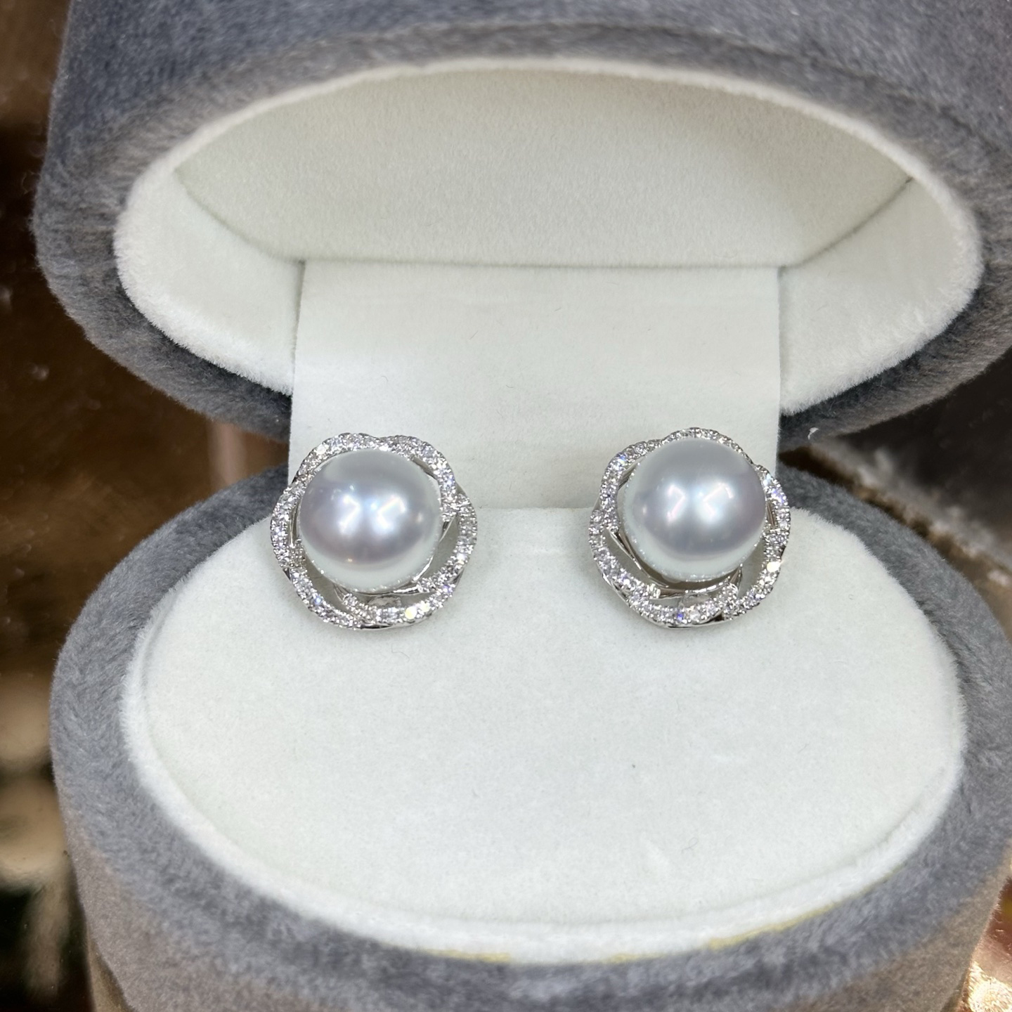 18K Gold Diamond Pearl Earrings